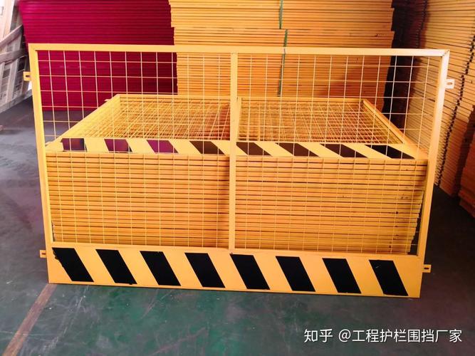 基坑安全护栏是地铁建筑等施工现场不可缺少的安全防护产品